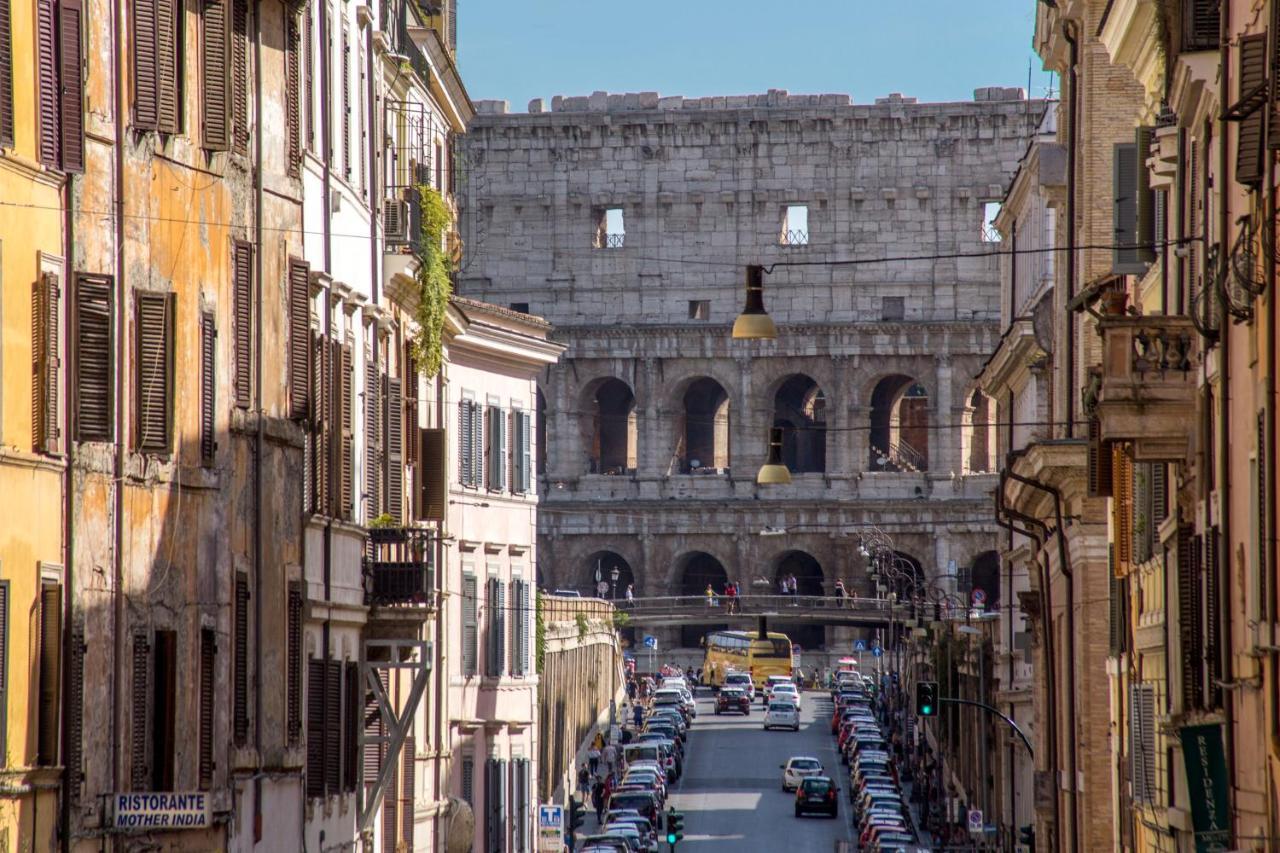 Apartment Empire Loft: In The Shadow Of Colosseo